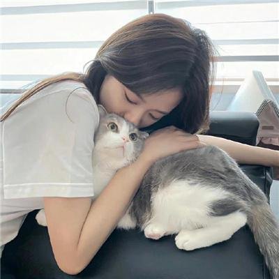 隔壁的吸血鬼美眉